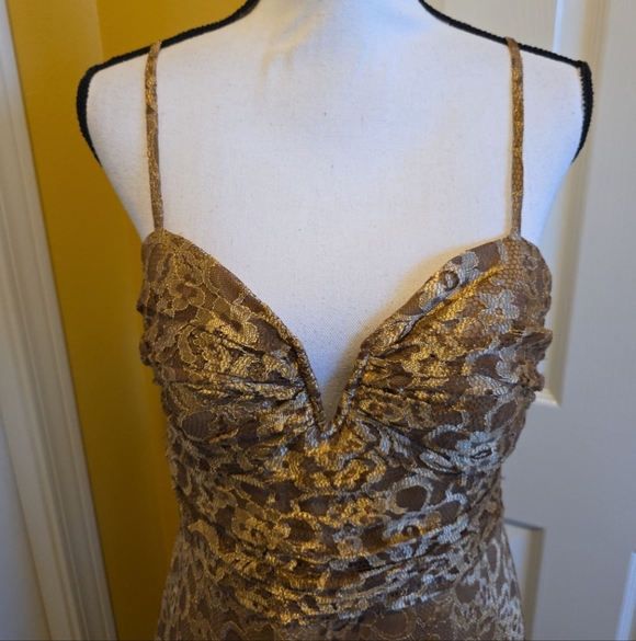 JOSEPH RIBKOFF GOLD LACE DRESS, SIZE 10 - Picture 9 of 11